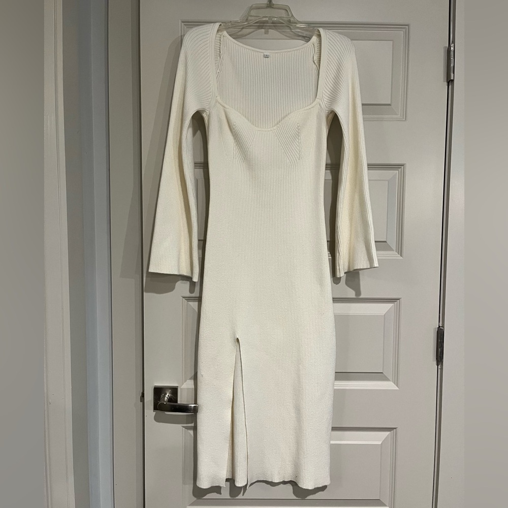 Elegant Cream Knit Long Sleeve Dress with Slit